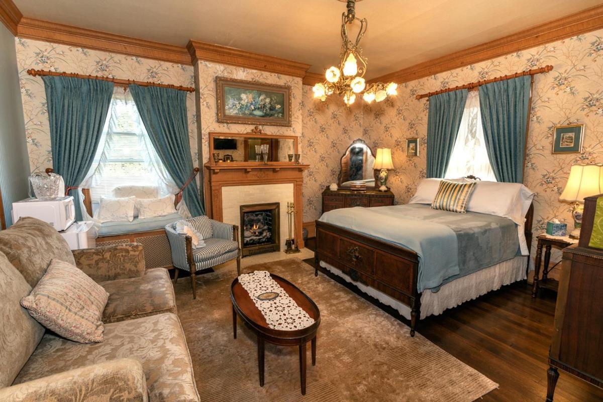 Scottdale South Broadway Manor B&B - Near Fallingwater, Ohiopyle State Park, Hiking & Biking Trails Gap المظهر الخارجي الصورة