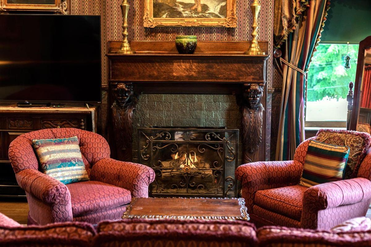 Scottdale South Broadway Manor B&B - Near Fallingwater, Ohiopyle State Park, Hiking & Biking Trails Gap المظهر الخارجي الصورة