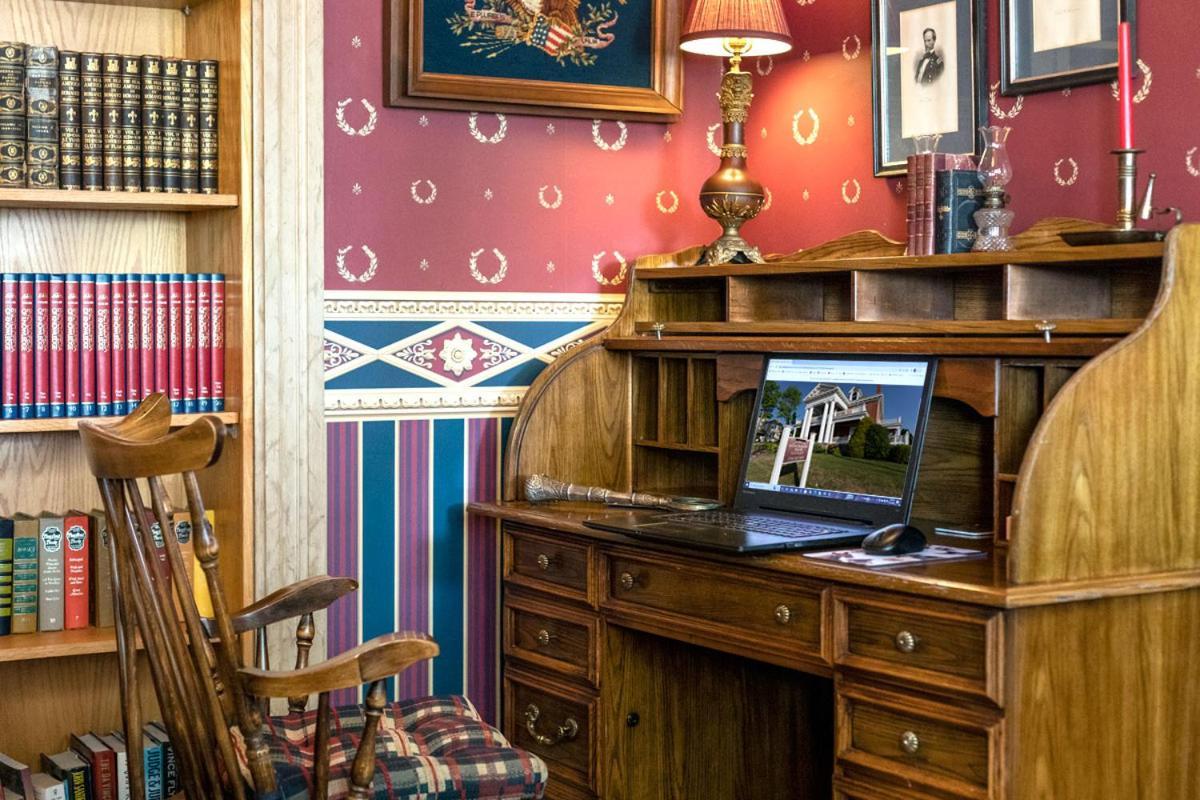 Scottdale South Broadway Manor B&B - Near Fallingwater, Ohiopyle State Park, Hiking & Biking Trails Gap المظهر الخارجي الصورة
