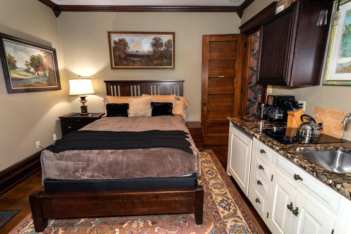 Scottdale South Broadway Manor B&B - Near Fallingwater, Ohiopyle State Park, Hiking & Biking Trails Gap المظهر الخارجي الصورة